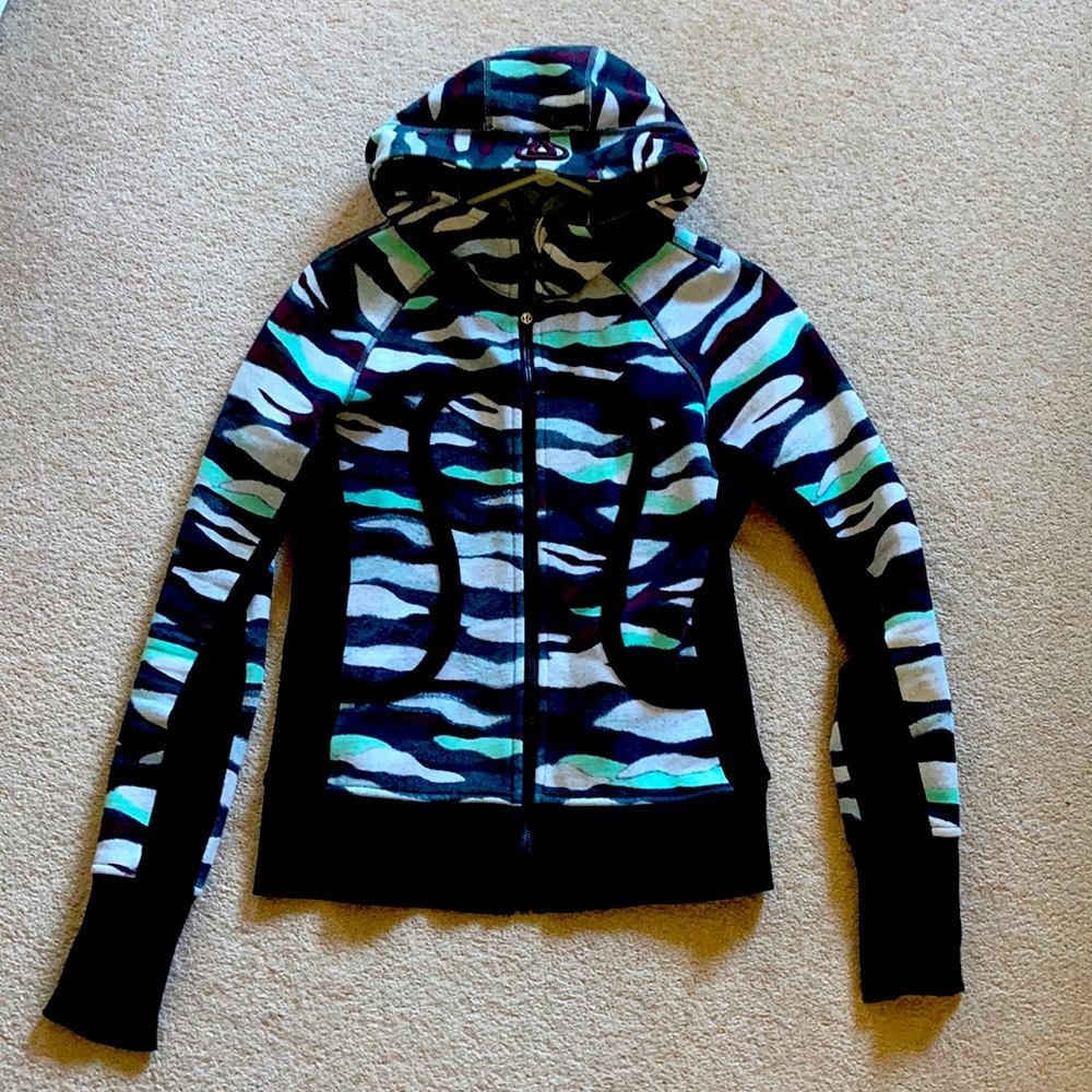 GUC lululemon scuba hoodie size 6
